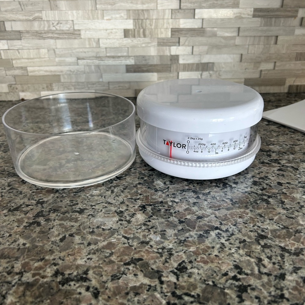Taylor brand food scale - Picture 4 of 4